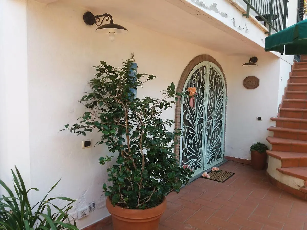 Casa vacanze Villa Raffinato bilocale sul mare Lido di Camaiore